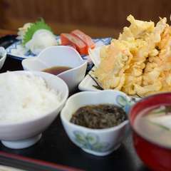 ボリューム満点の『天ぷら定食』