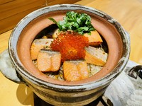 ディナーアラカルトご利用のお客様には先付け（550円）前菜盛り合わせ（950円）お造り盛り合わせ（1,450円）を人数名様分ご用意させていただきます。
