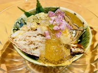 季節限定ランチメニューです。春の旬菜を盛り込んだ、前菜、お造り、西京焼き、煮物、油物、出汁茶漬け、デザート等