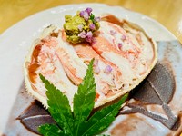 以外と天麩羅にする事で脂がすっきりする、のど黒天麩羅を海苔ポン酢と共に手巻き寿司にしています。