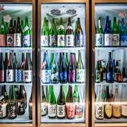 梅酒は全国の美味しいものを、日本酒は15～16種類がシーズン毎に内容が変わります。定番のカクテルなどのアルコール類を入れると膨大な量です。種類豊富で贅沢な悩みも♪
