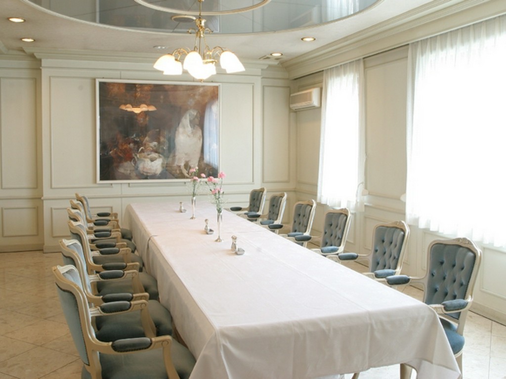 北国の雪降る河の姿として名付けられた「雪河亭」