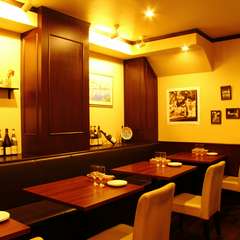 下町にあるアットホームな店内。人気のロフト席も。。