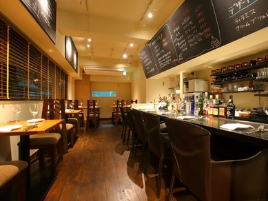 落ち着いた雰囲気の店内で、ゆったりと二人の時間を満喫