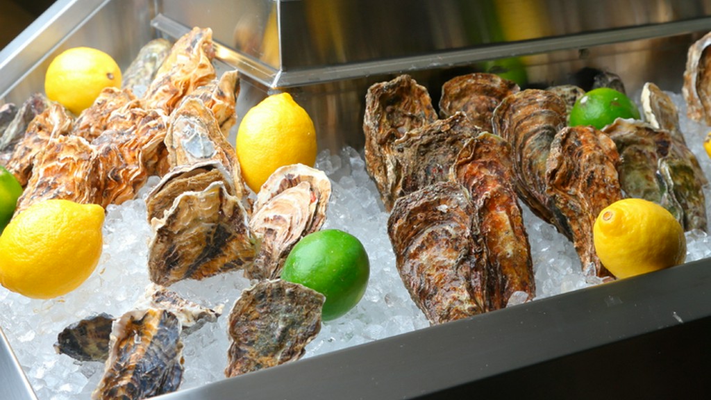 抜群の鮮度を誇る牡蠣を、多彩な料理で堪能