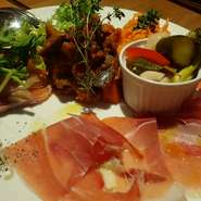 前菜盛り合わせ