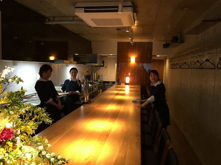 友人、同僚、接待等お気軽にご利用頂けるお店を目指しております
