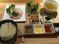 当店自慢の定番ランチ　　ジューシーでやわらかいチキンを是非お試しください
https://www.asahi.com/and/article/20190117/136355/