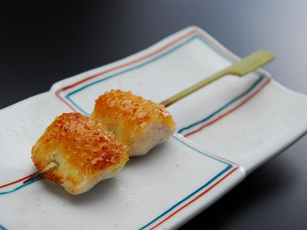 日本三大美味鶏の一つ比内地鶏の『むね肉の皮包み串』