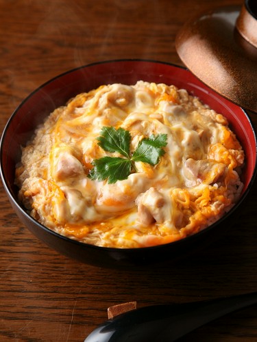 とろ～りたまごがおいしい、ランチ限定メニューの『親子丼ぶり』