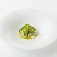 山形県鶴岡市にある本店【アル・ケッチァーノ】奥田政行シェフの料理理論を取り入れ現代風にアレンジした当店料理長秋田和則シェフの料理を是非お楽しみ下さいませ。