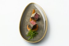 山形県産食材を使い現代的なアプローチを用いた”旬”を感じるコースを体験いただけます。