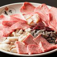 ホルモン系からタン、ロース、カルビまで楽しめるお得なセット。好みの別のお肉との交換も可能です。