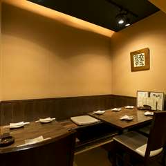 明るく心地よい空気漂う店内で、楽しい時間をどうぞ