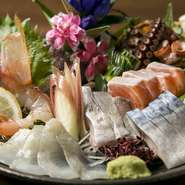 「美味しい魚、美味しいお肉、美味しい料理」をコンセプトに、徹底して美味しいものにこだわり厳選した食材を使用。素材の本来の味を大切に、丁寧に仕上げた自慢の料理をご堪能ください。