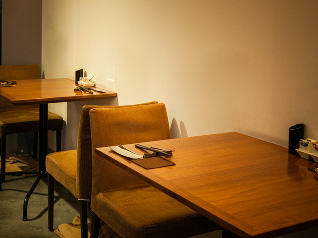 ダクト付きの焼き台だから店内は煙知らず