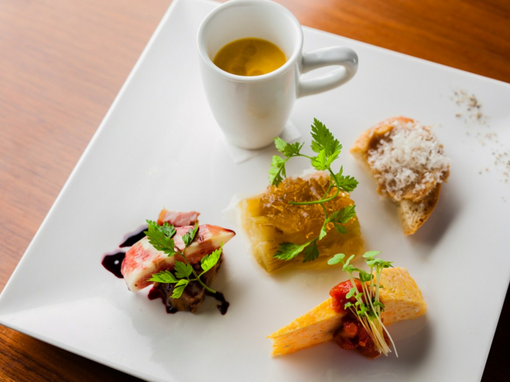 鶏肉を使用した前菜のお料理