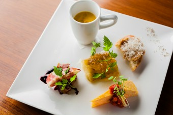 鶏肉を使用した前菜のお料理