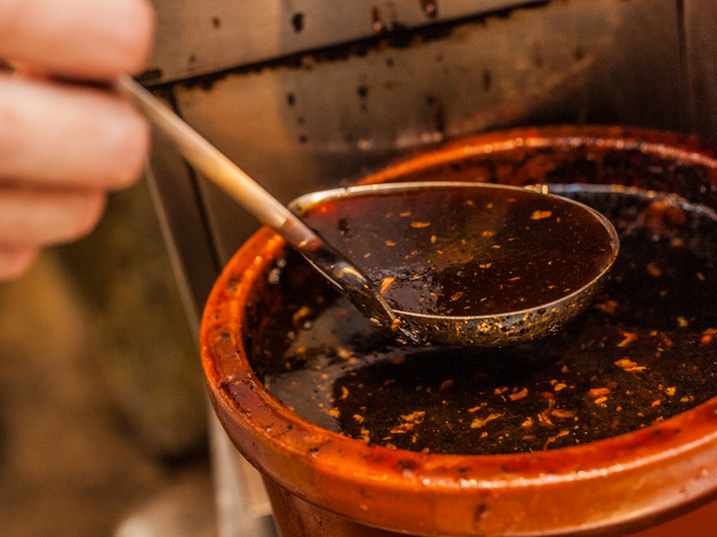 【鳥しき】から分け与えられた自慢のタレ