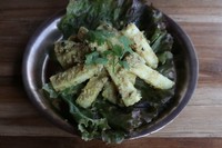 ネパールのお袋の味、ゴマの香りとスパイスの効いた大根のマリネ