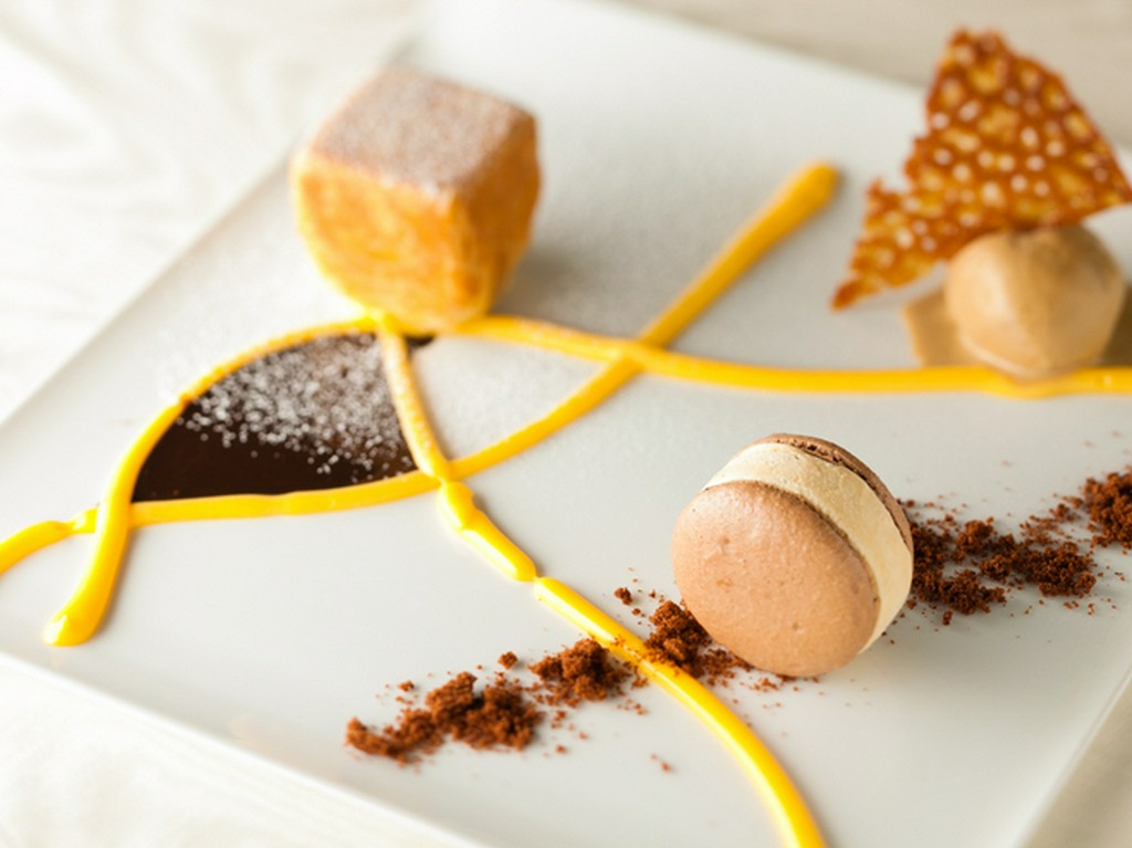 デセールにもシェフのアイデアを散りばめて