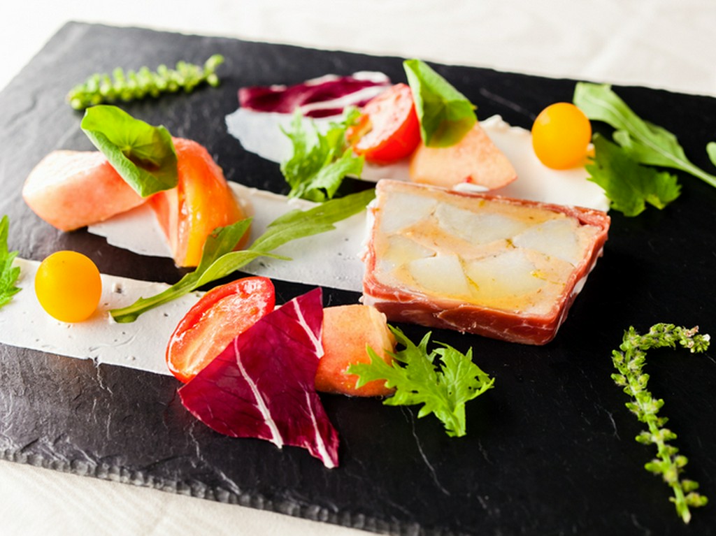 2目の前菜『豚肉のリエットと里芋のテリーヌ』