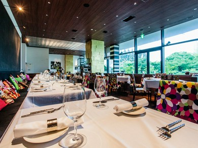 窓一面のパークビューが開放感を演出