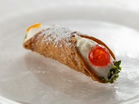 コースを締めくくる、手づくりドルチェ『カンノーリ』