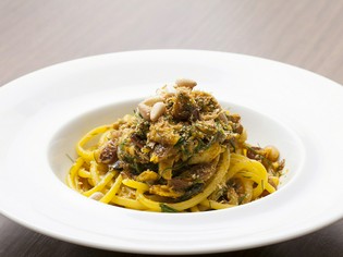 濃厚なソースが絶妙に絡み合う『イワシのブガティーニ』