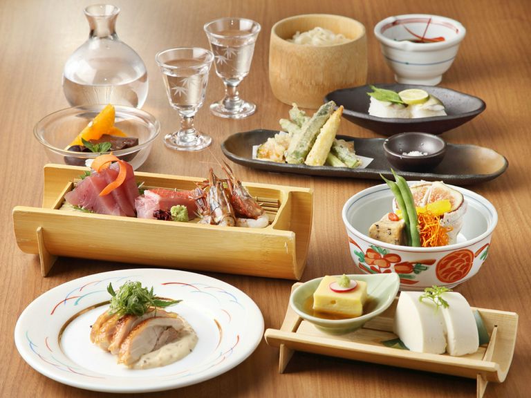 魚も野菜も、おいしいのは旬のもの。お酒も季節に合わせて