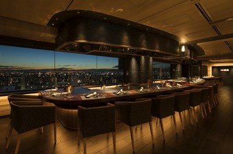 記念日やお祝いごとに最適。特典にラウンドケーキまたは花束付き！