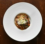 自家製麺のパスタや15種の前菜、季節感のあるデザートなど、当店自慢の料理をご堪能ください。