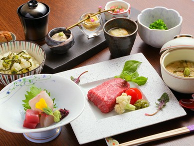 記念日でご利用のお客様に乾杯のドリンクをプレゼント