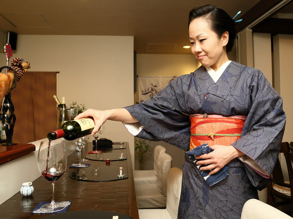 ソムリエが常駐。料理にピッタリのワインを選んでくれる