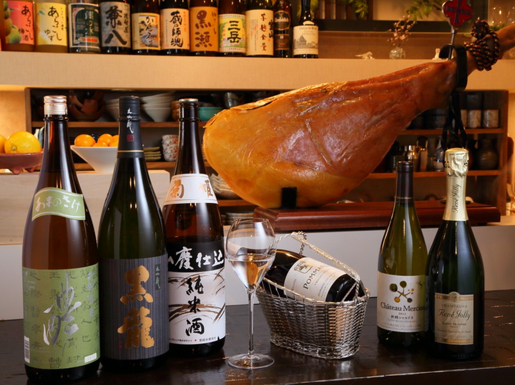 店のキャッチフレーズは「和食と和いんと和酒」