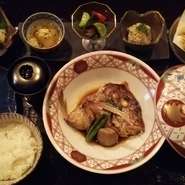 前日までの要予約です。
ランチの内容は当日のおすすめでご用意致します。