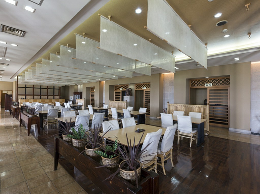 木の温もりを感じる温かな空間で楽しめる素材の味