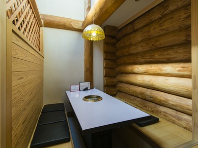 個室で周りを気にせずゆっくりお寛ぎ下さい