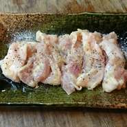 良質なタンパク質が多く、ビタミン・ミネラルもバランス良く含まれています。
疲労回復・貧血予防、ストレス緩和やアンチエイジングにも役立ちます。
濃厚な味で、ジュワ～っとジューシーな噛み心地が大人気です。