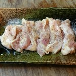 良質なタンパク質が多く、ビタミン・ミネラルもバランス良く含まれています。
疲労回復・貧血予防、ストレス緩和やアンチエイジングにも役立ちます。
濃厚な味で、ジュワ～っとジューシーな噛み心地が大人気です。