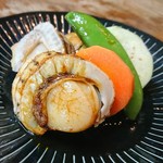 滋養強壮・視力回復・アンチエイジング効果が期待できます。
そしてタウリンの含有量は魚介類の中でもトップクラス！
悪玉コレステロールを減らして、善玉コレステロールを増やす優れものです。