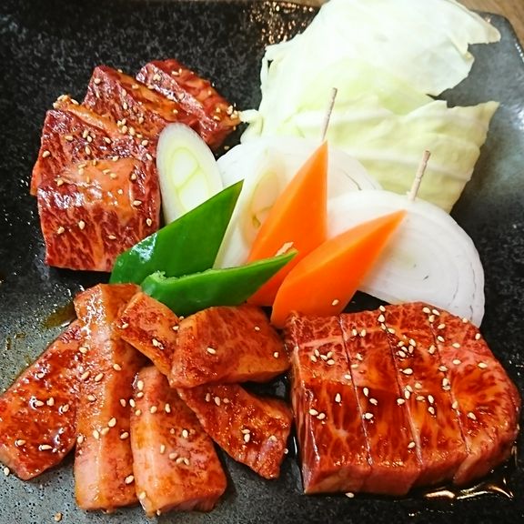 選りすぐりの上質なお肉を厚切りでいただく『極め盛』
