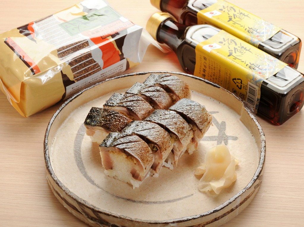 お土産の『炙りさば寿し』や、山口県のポン酢も人気
