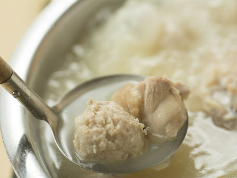 旨みの濃い、九州の豊かな自然が育んだブランド鳥「華味鳥」