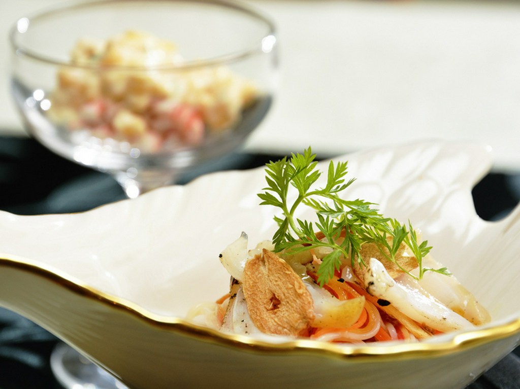 地場産の素材を使った『三色人参とばい貝のカッペリーニ』