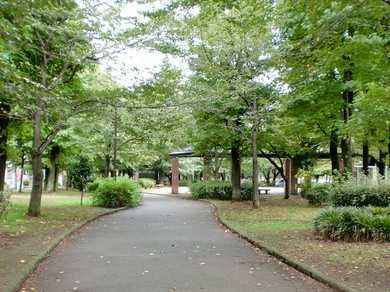 東綾瀬公園すぐ前の閑静な立地