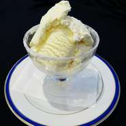 アイスクリーム（バニラ or チョコ）
