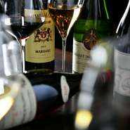ソムリエ厳選の各国のワインたち♪　常時70種以上ございます♪