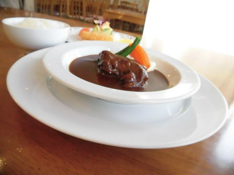 洋食屋さんのタンシチュー(カニクリームコロッケ付)