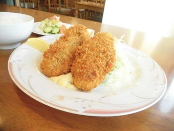 広島県産　カキフライ（２ケ）セット　（キャベツのマリネ・ライス付）【11月～3月期間限定】